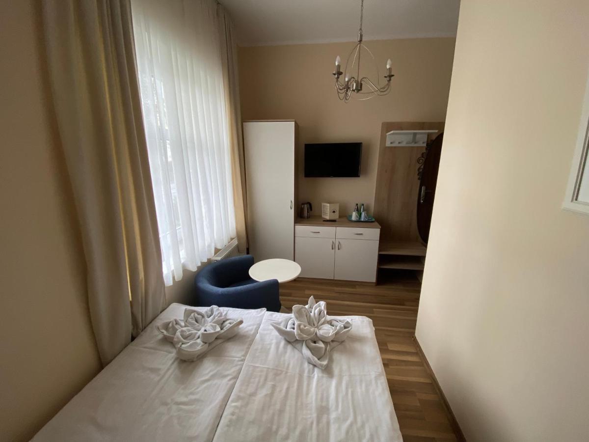 Willa Pod Lipami Świnoujście Exteriör bild